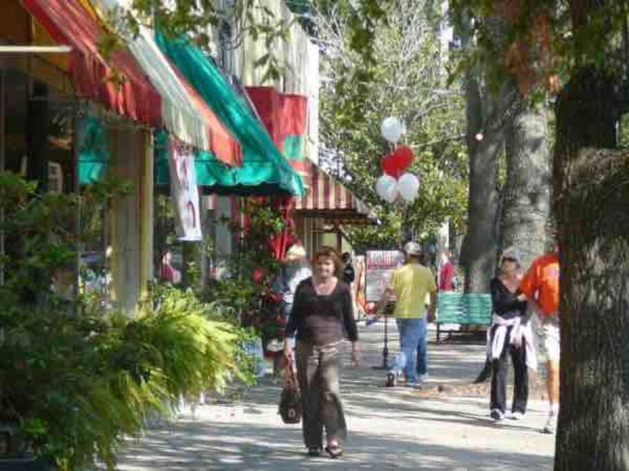 Stylish Bungalow Near Dining, Parks & Entertainment แจ็กสันวิลล์ ภายนอก รูปภาพ