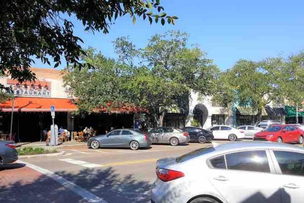 Stylish Bungalow Near Dining, Parks & Entertainment แจ็กสันวิลล์ ภายนอก รูปภาพ