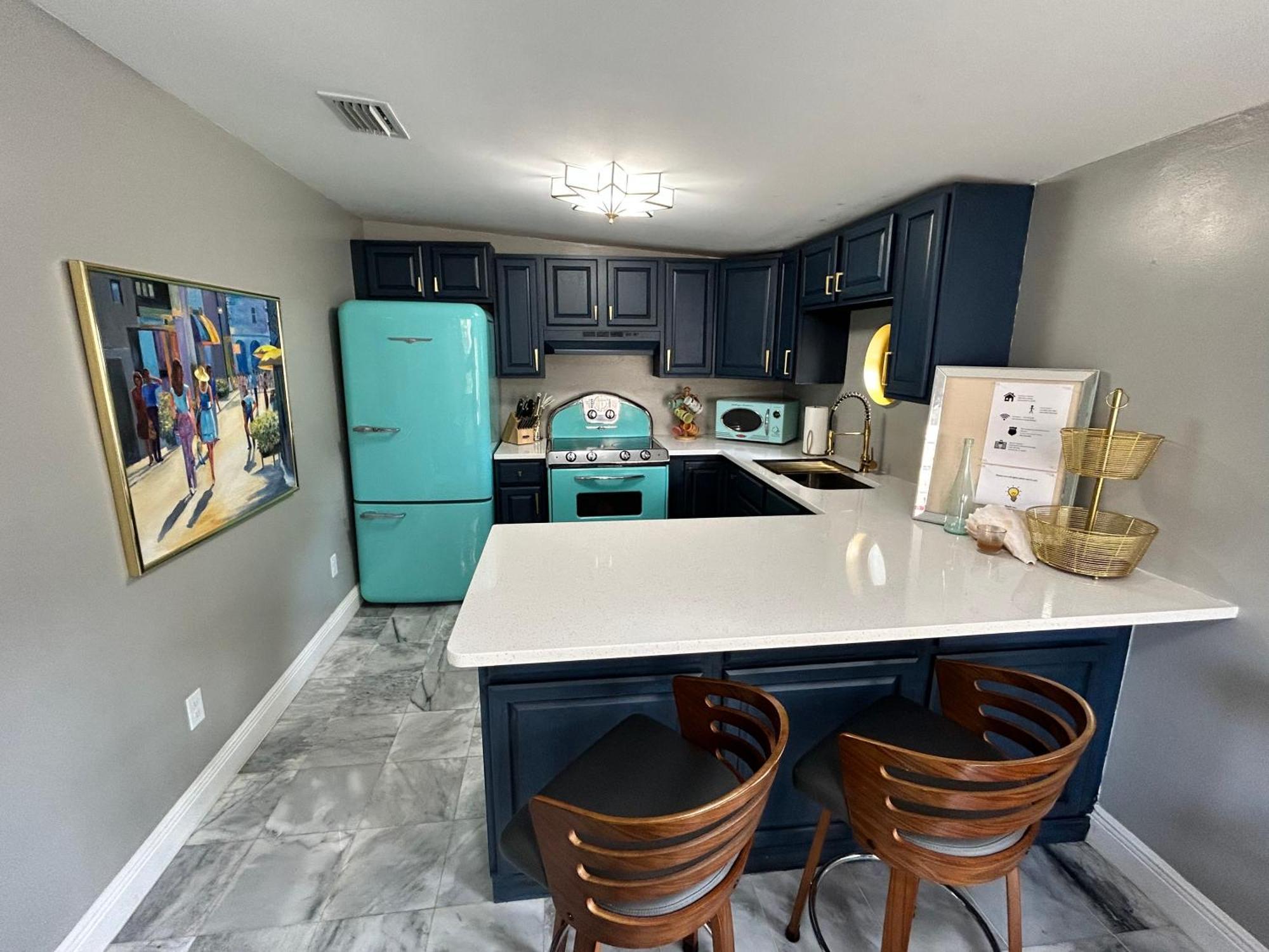 Stylish Bungalow Near Dining, Parks & Entertainment แจ็กสันวิลล์ ภายนอก รูปภาพ